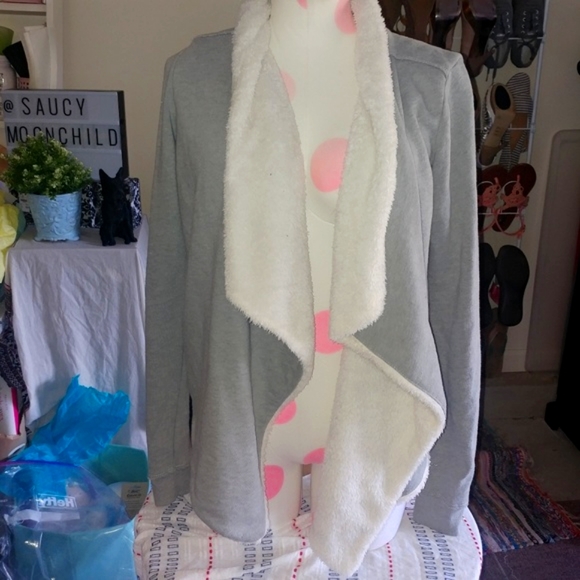 Hollister • Winter Sherpa Lined Gray Faux Fur Waterfall Open Front